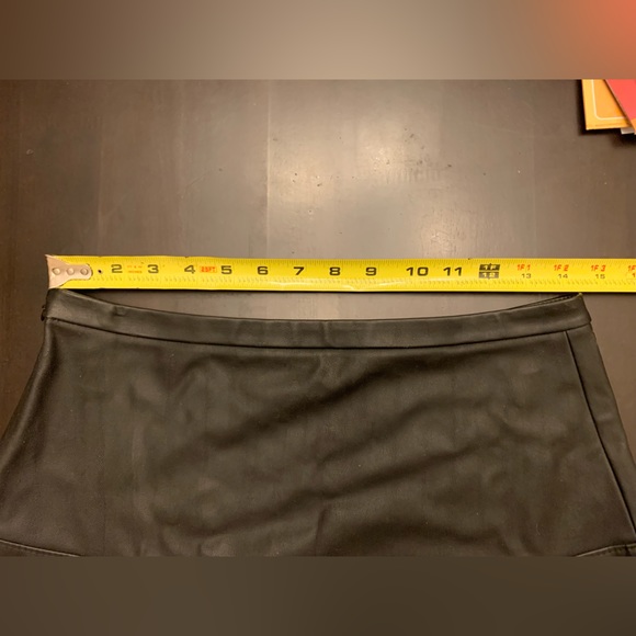 Express faux leather mini skirt - Picture 5 of 7